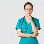 متى تذهب إلى Walk-in Clinic ومتى تذهب إلى الطوارئ؟