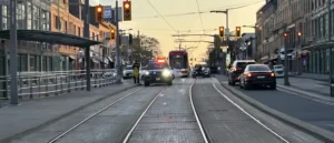 مراهق يُنقل إلى المستشفى بعد حادث طعن في Northcliffe Village بتورونتو