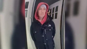 وفاة رجل وامرأة في Mississauga والشرطة تبحث عن مشتبه به “مسلح وخطير”