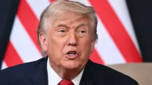 ترمب يهدد إيران إذا أغلقت مضيق هرمز وطهران ترد بتحذير عسكري