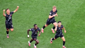 هدف قاتل يكتب تاريخ كندا في كأس العالم ويقودها إلى دور الـ16