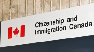 IRCC تحدّث شروط تصريح العمل C20 المعفى من LMIA وتوضح إثبات التوظيف المتبادل