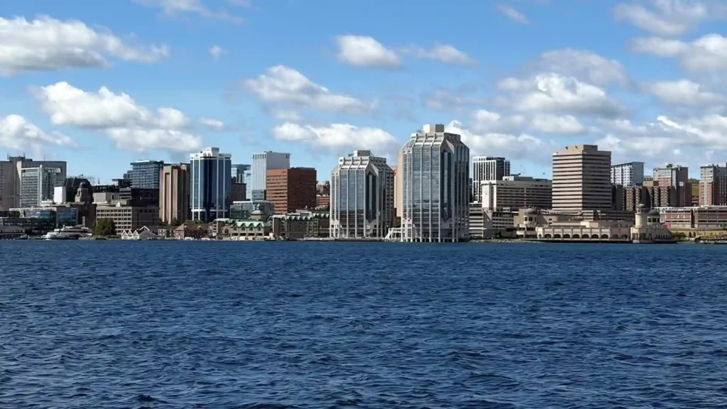 مانيتوبا ووينيبيغ تطلقان برنامجًا بـ1.4 مليون دولار لدعم أعمال وسط المدينة بمنح تصل إلى 200 ألف دولار