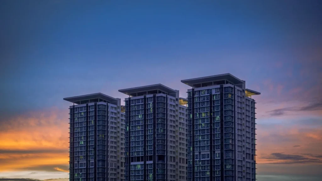 مبانٍ سكنية وشقق في المدينة